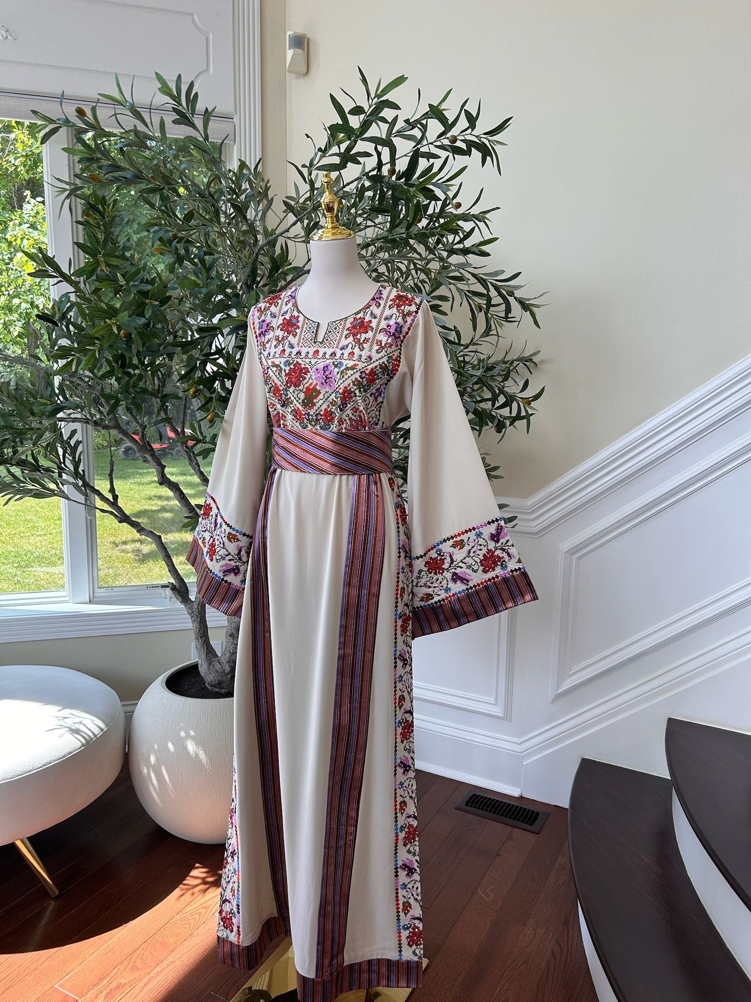 Cream Floral Embroidery Tatreez Thobe
