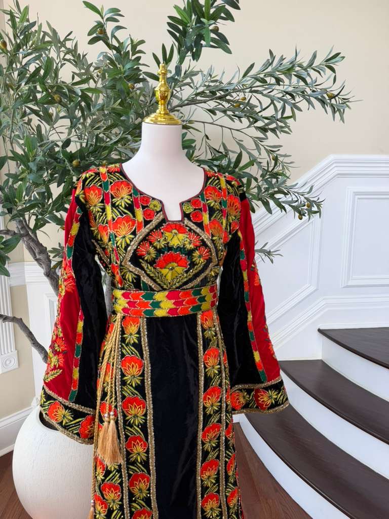 Velvet Black Embroidery Beaded Stone Thobe