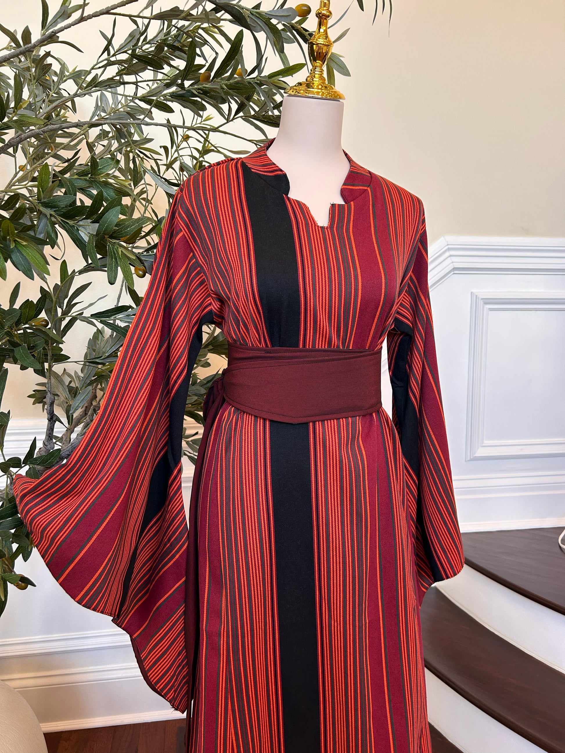 Majdalawi Traditional Elegance Thobe