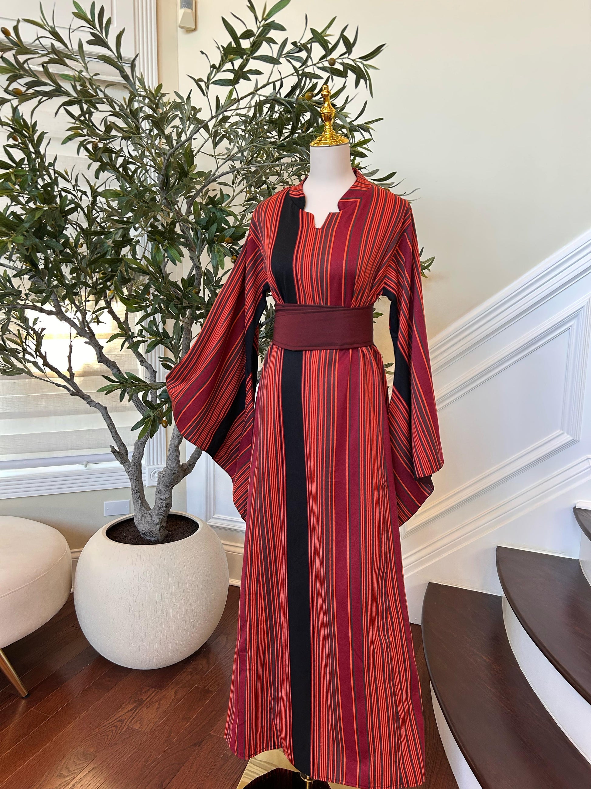 Majdalawi Traditional Elegance Thobe