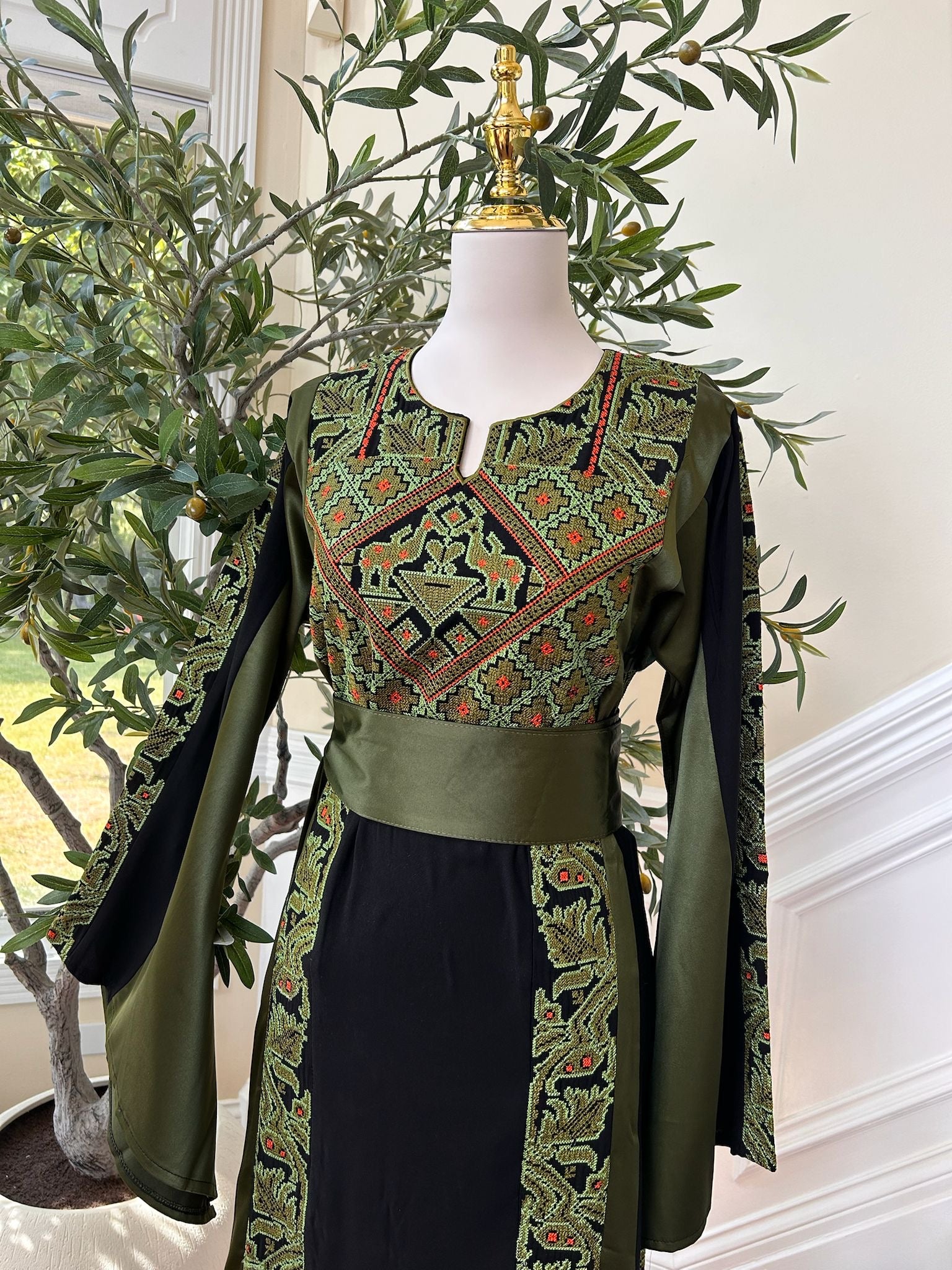 Black Embroidery Tatreez Green Thobe