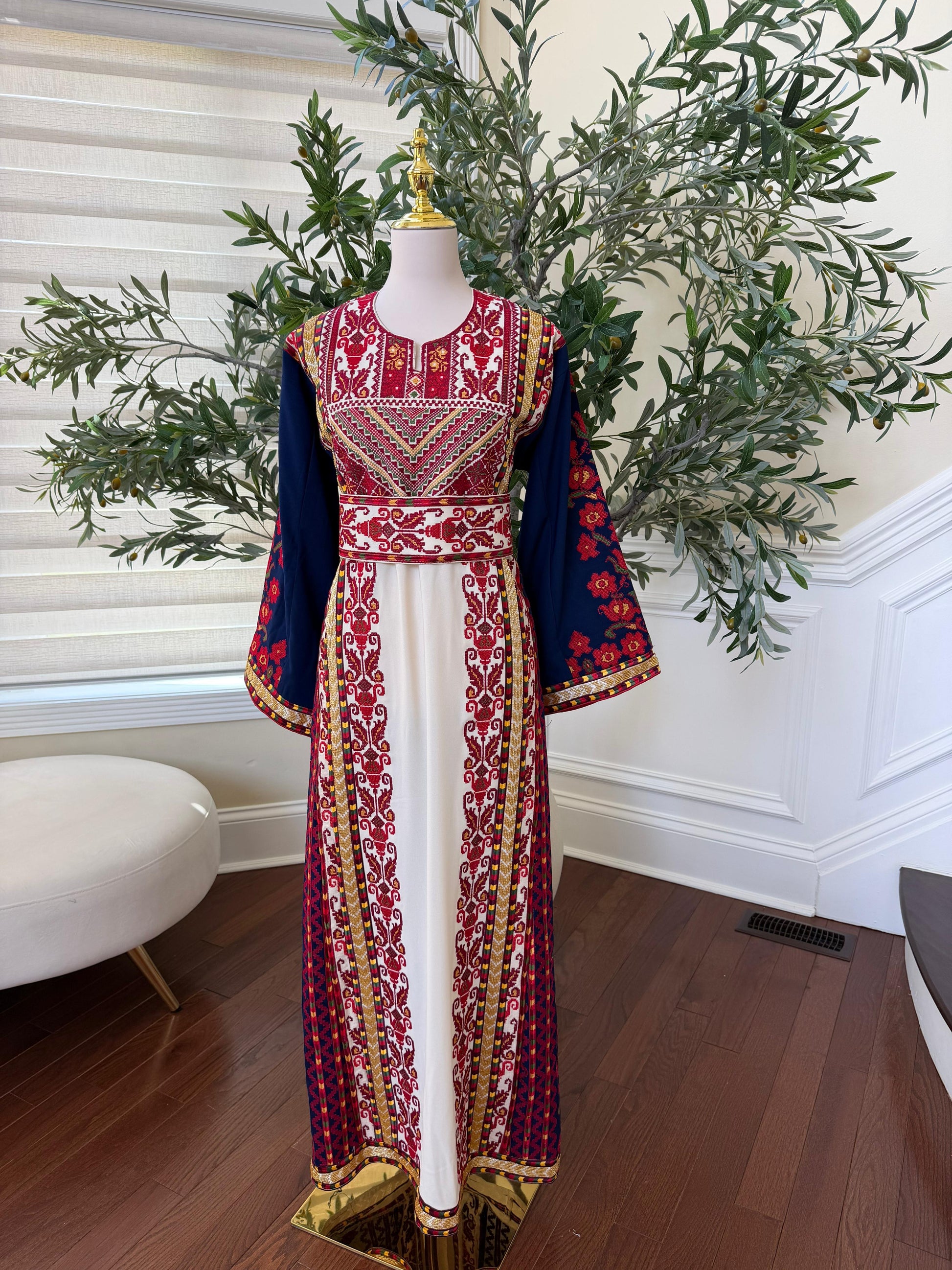 Elegant Itamin Palestinian Thobe 2333