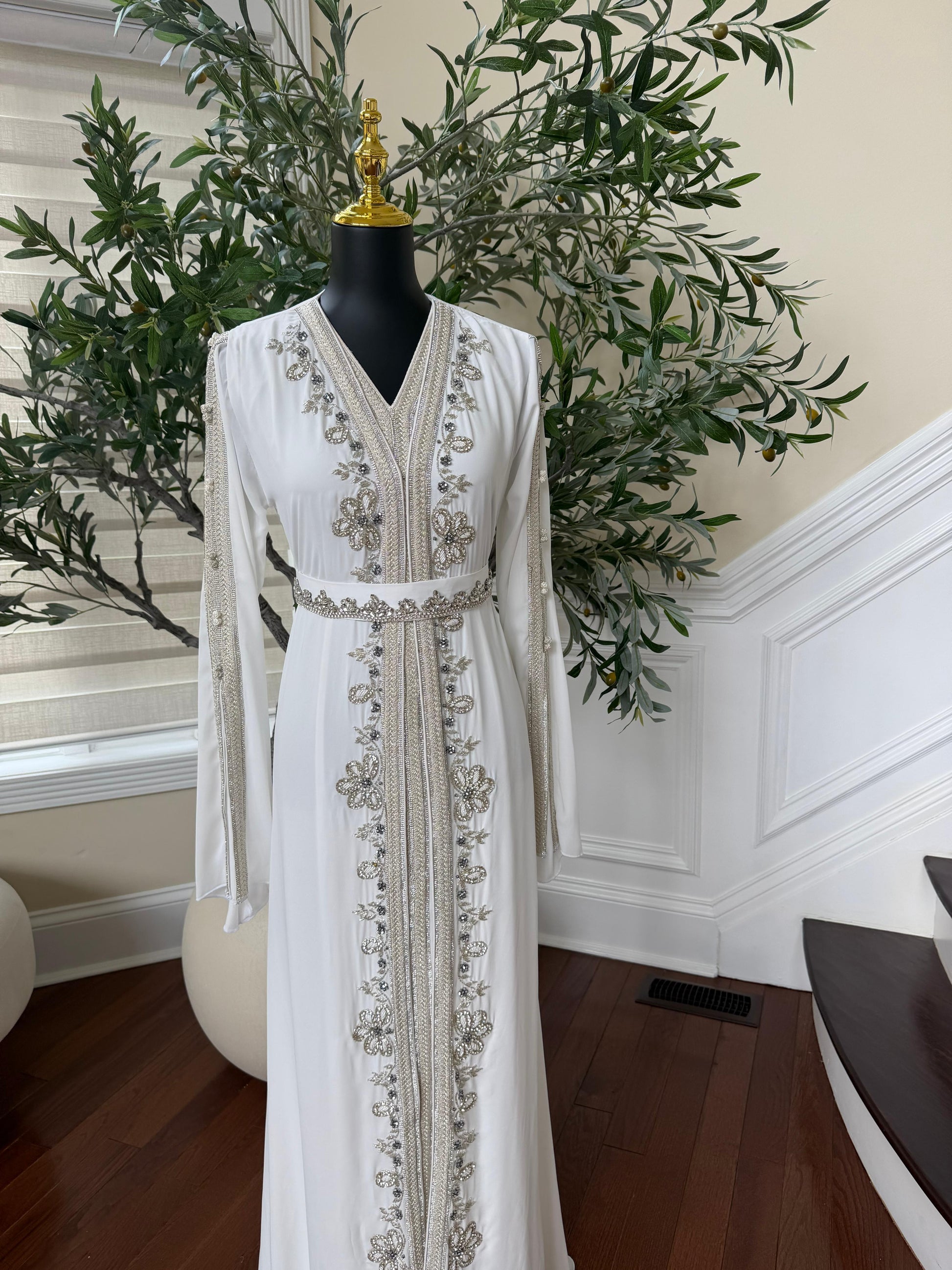 White Royale Beaded Elegance Kuftan