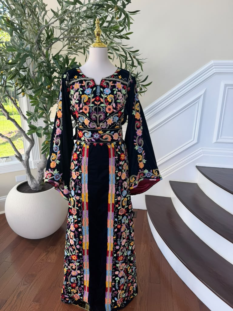 Navy Blue Stone Embroidered Tatreez Floral Thobe