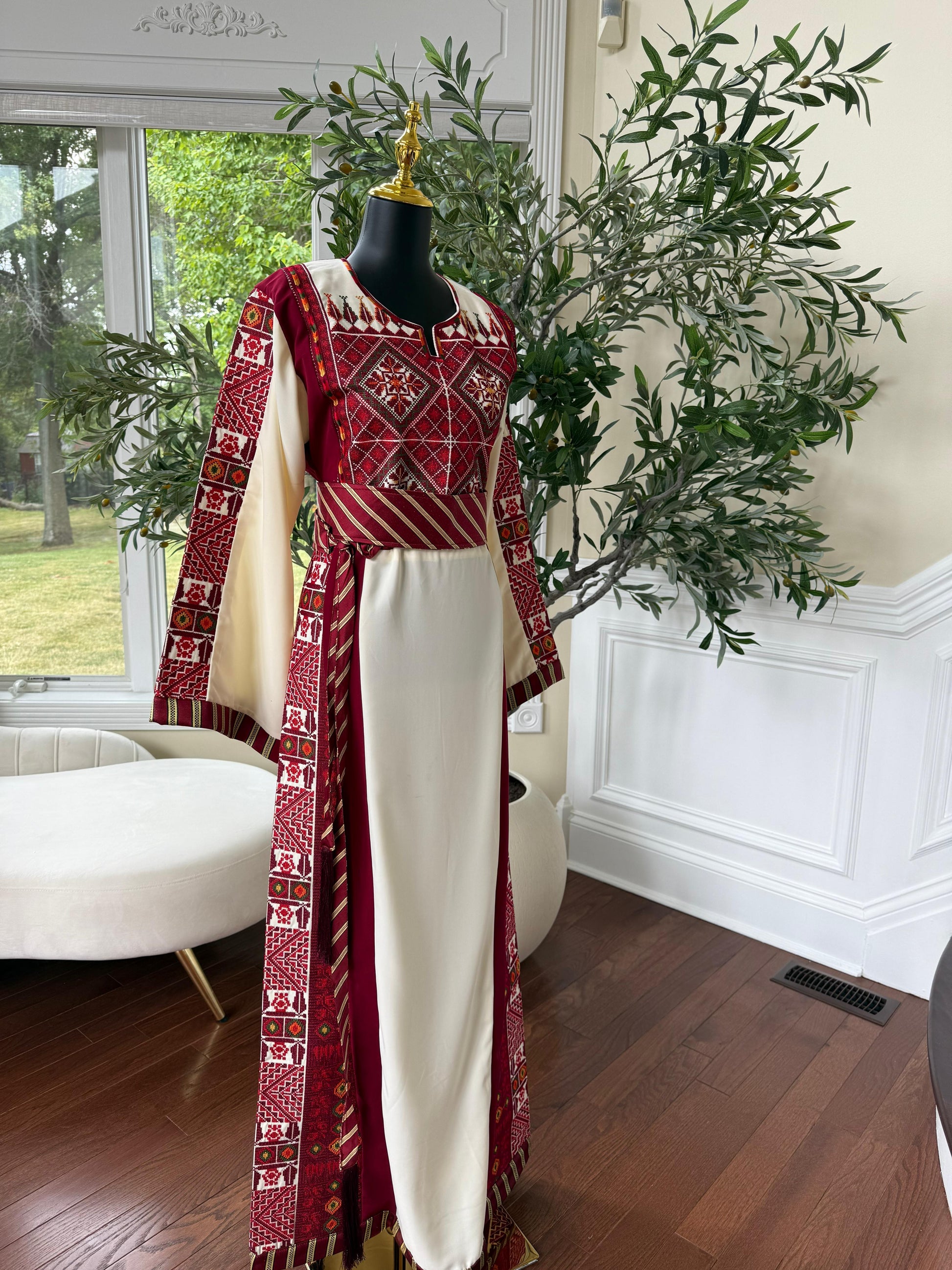 Embroidery Red Tatreez Off White Thobe