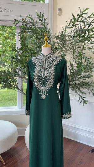 Emerald Royalty – High-Neck Kaftan with Intricate Crystal Embellishment
