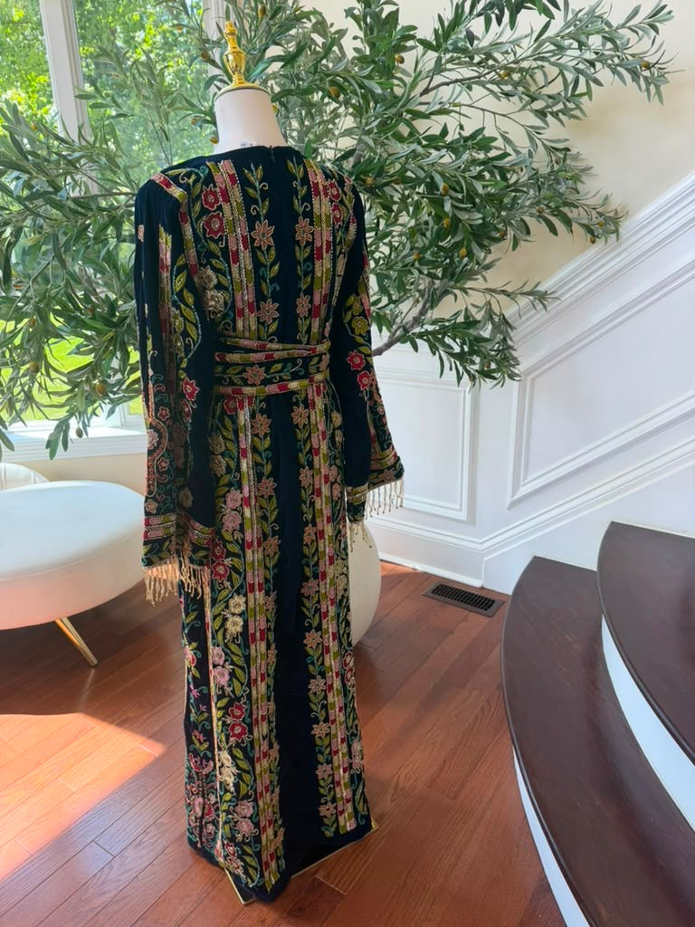 Green Embroidery Stone Elegance Thobe