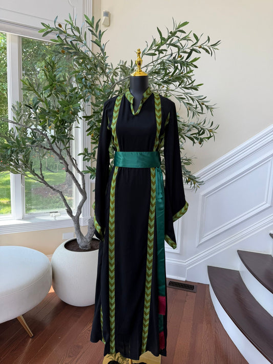Emerald Legacy Embroidery Tatreez Thobe