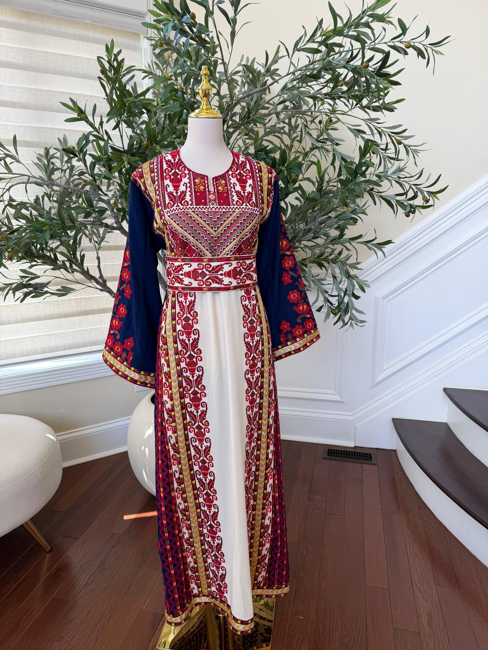 Elegant Itamin Palestinian Thobe 2333