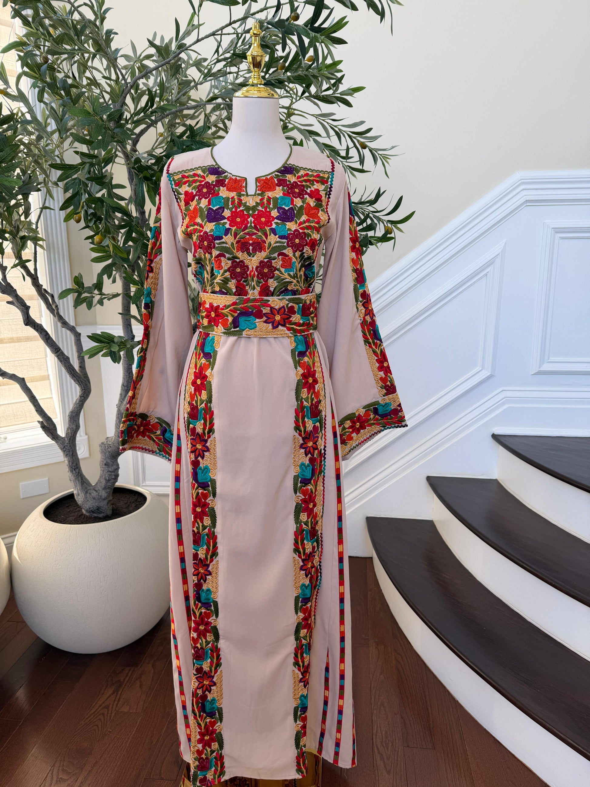 Cream Embroidery Tatreez Elegance Thobe