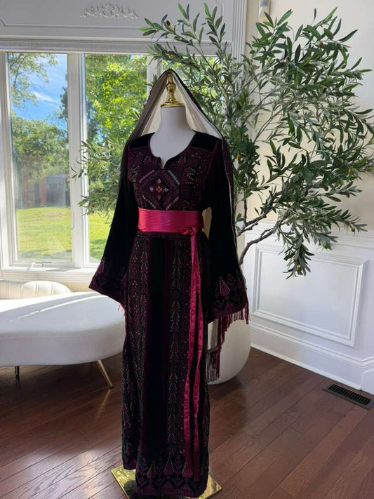 Velvet Green Embroidery Tatreez Thobe