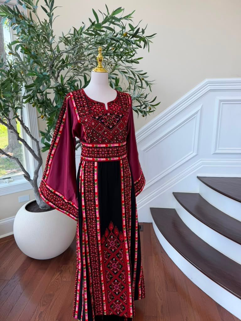 Black Embroidery Tatreez Thobe