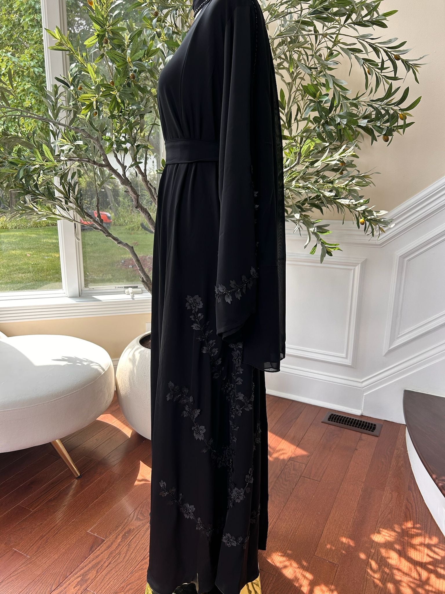 Black Floral Essence Charm Abaya