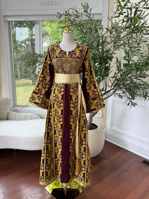 Elegant Golden Mulberry Tatreez Thobe