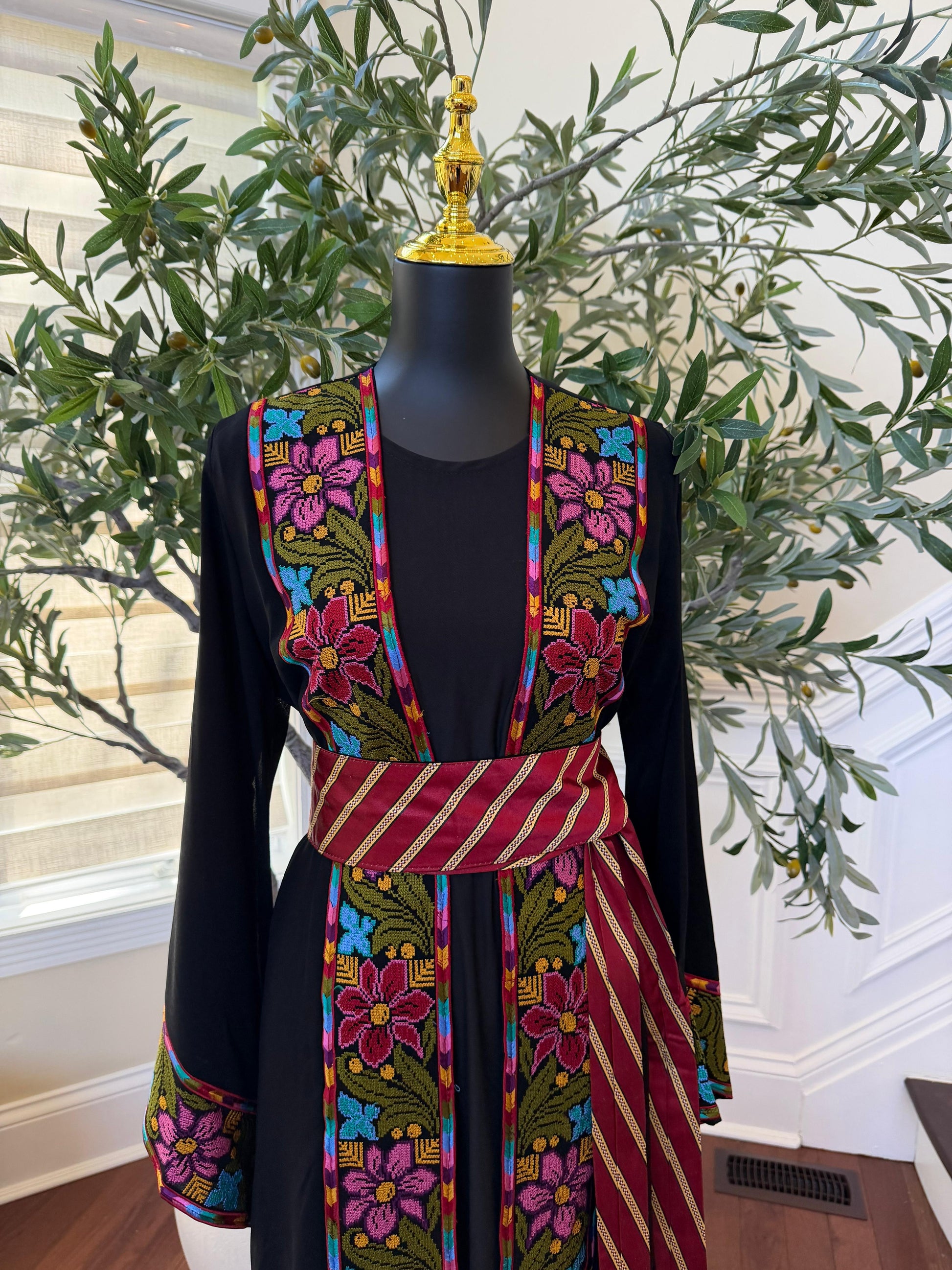 Black Embroidery Tatreez Floral Thobe