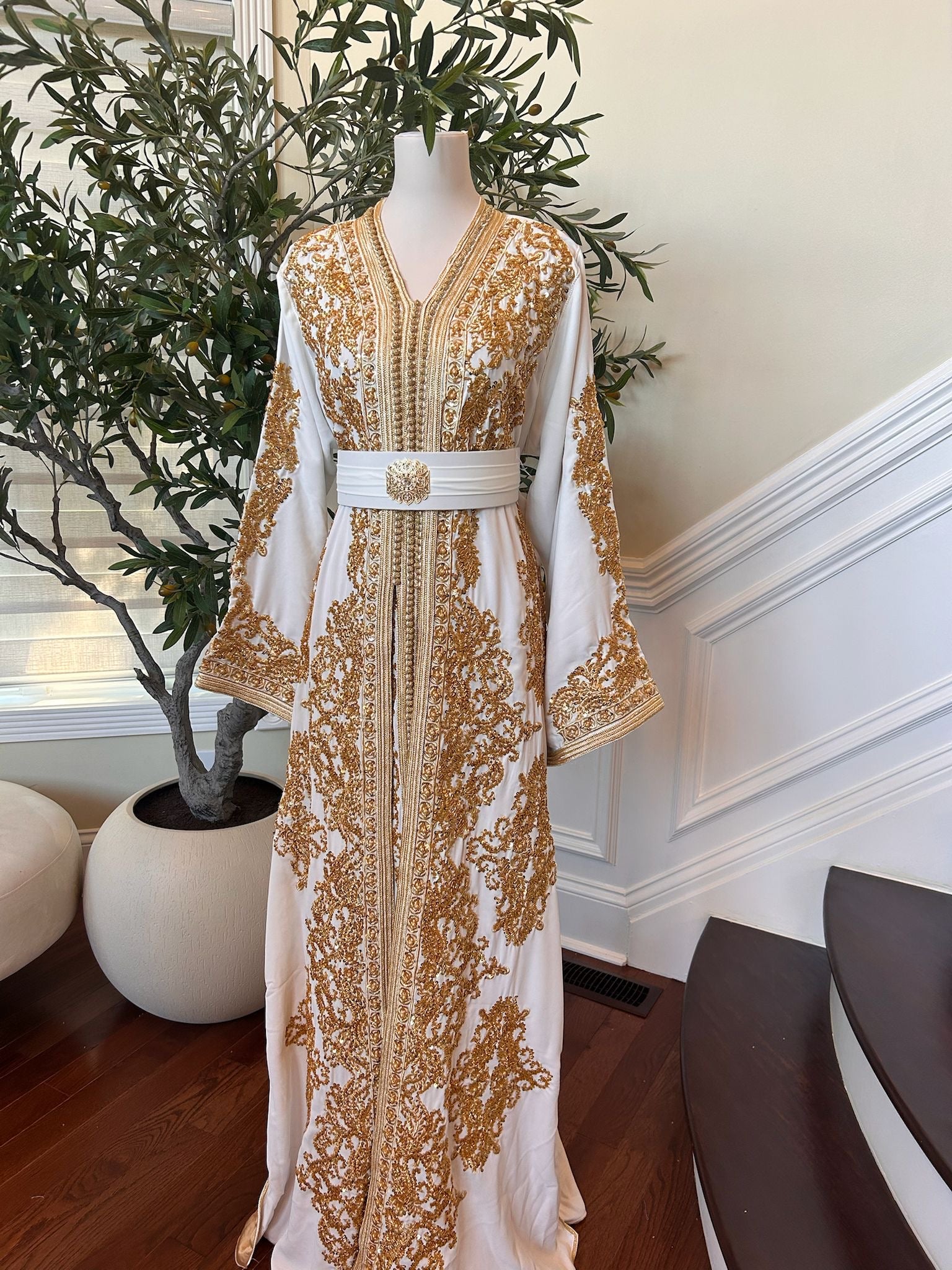 Golden White Detail Kuftan