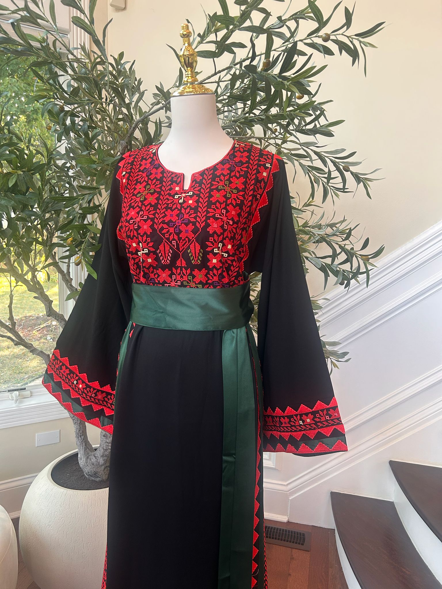 Black Embroidery Tatreez Red Detail Thobe