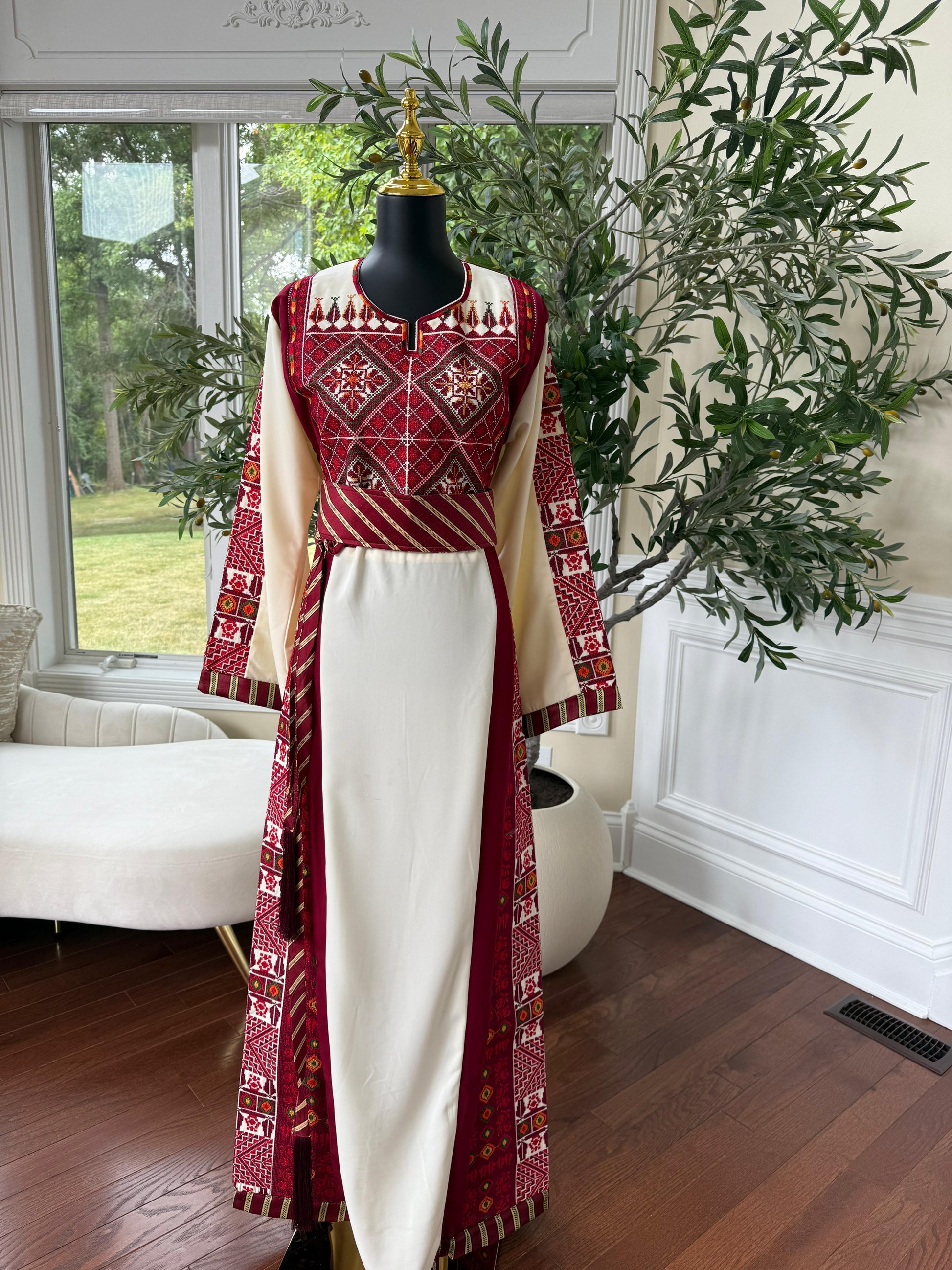 Embroidery Red Tatreez Off White Thobe