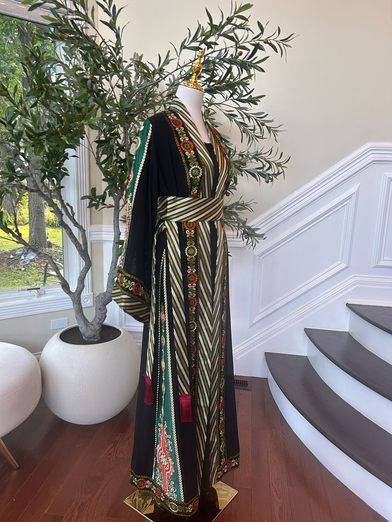 Traditional Green Embroidery Thobe