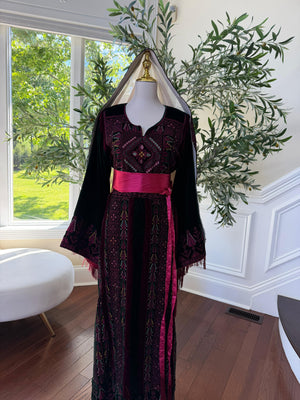 Velvet Green Embroidery Tatreez Thobe
