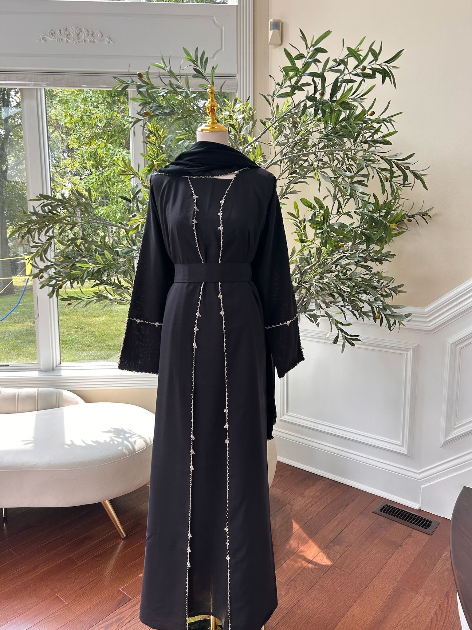 Black Crepe Fabric Charm Beaded Abaya