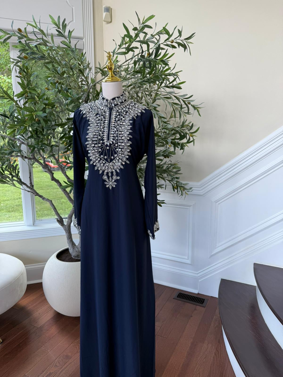 Midnight Majesty – Navy High-Neck Kaftan with Crystal Embellishment