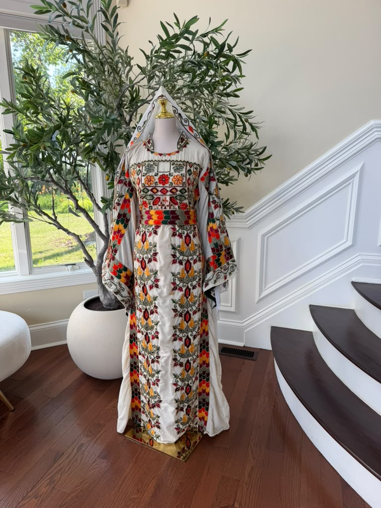 White Beaded Elegance Thobe