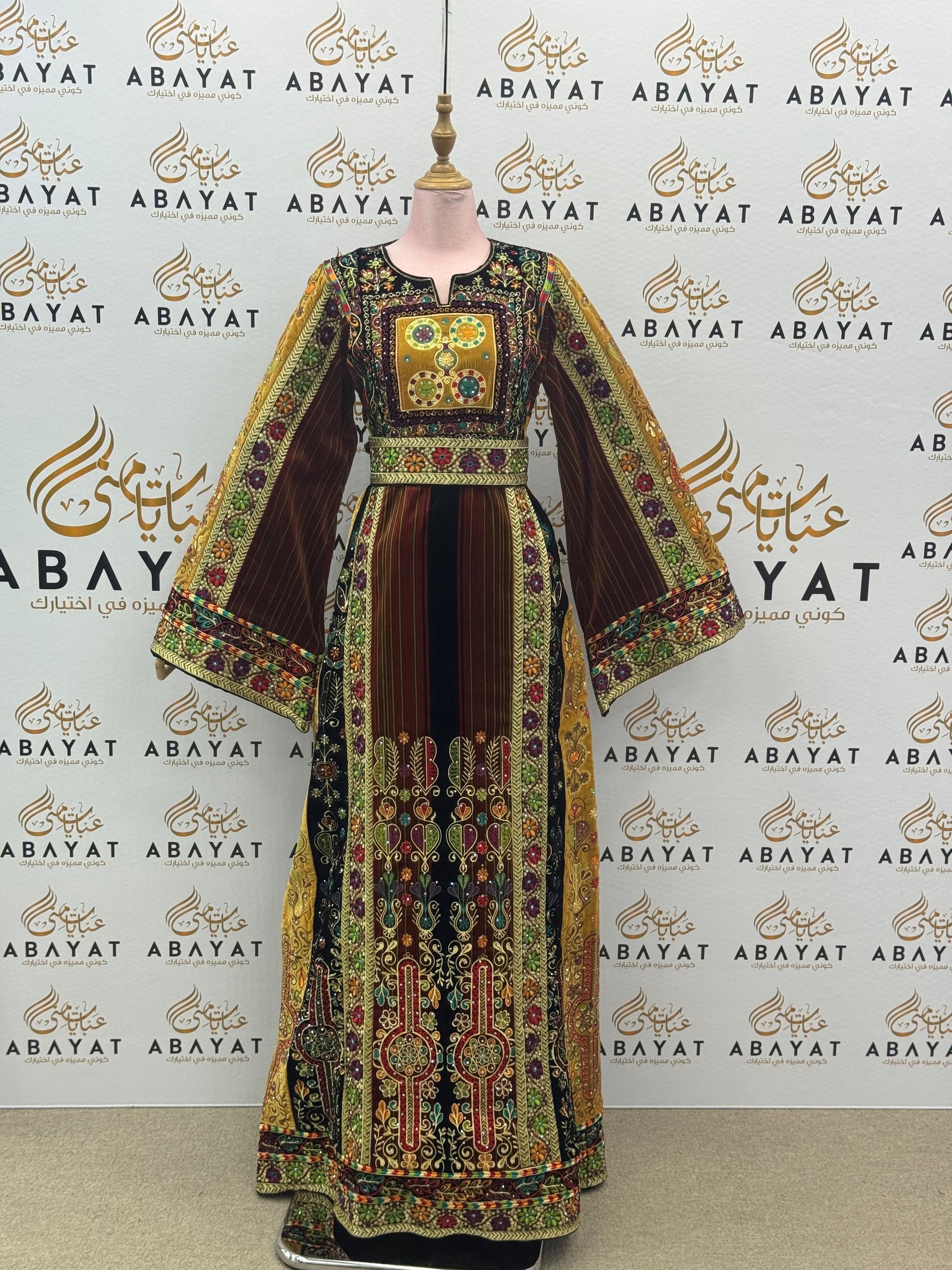 Malaka – Royal Palestinian Embroidered Velvet Thobe Jana & Nar