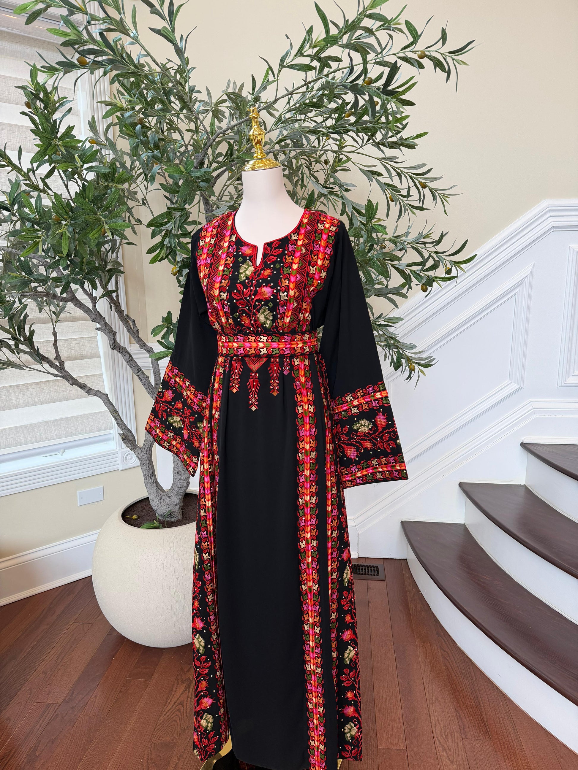 Embroidery Black Tatreez Rose Thobe