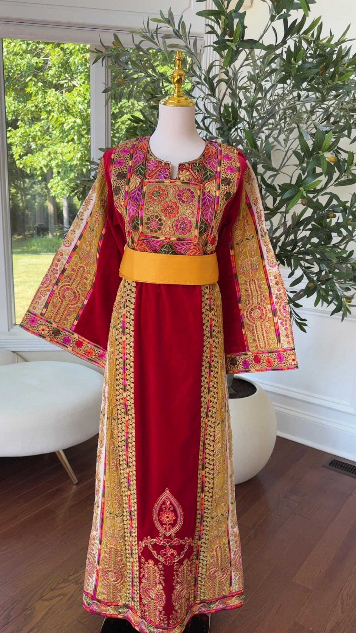 Burgundy Malaka Velvet Thobe