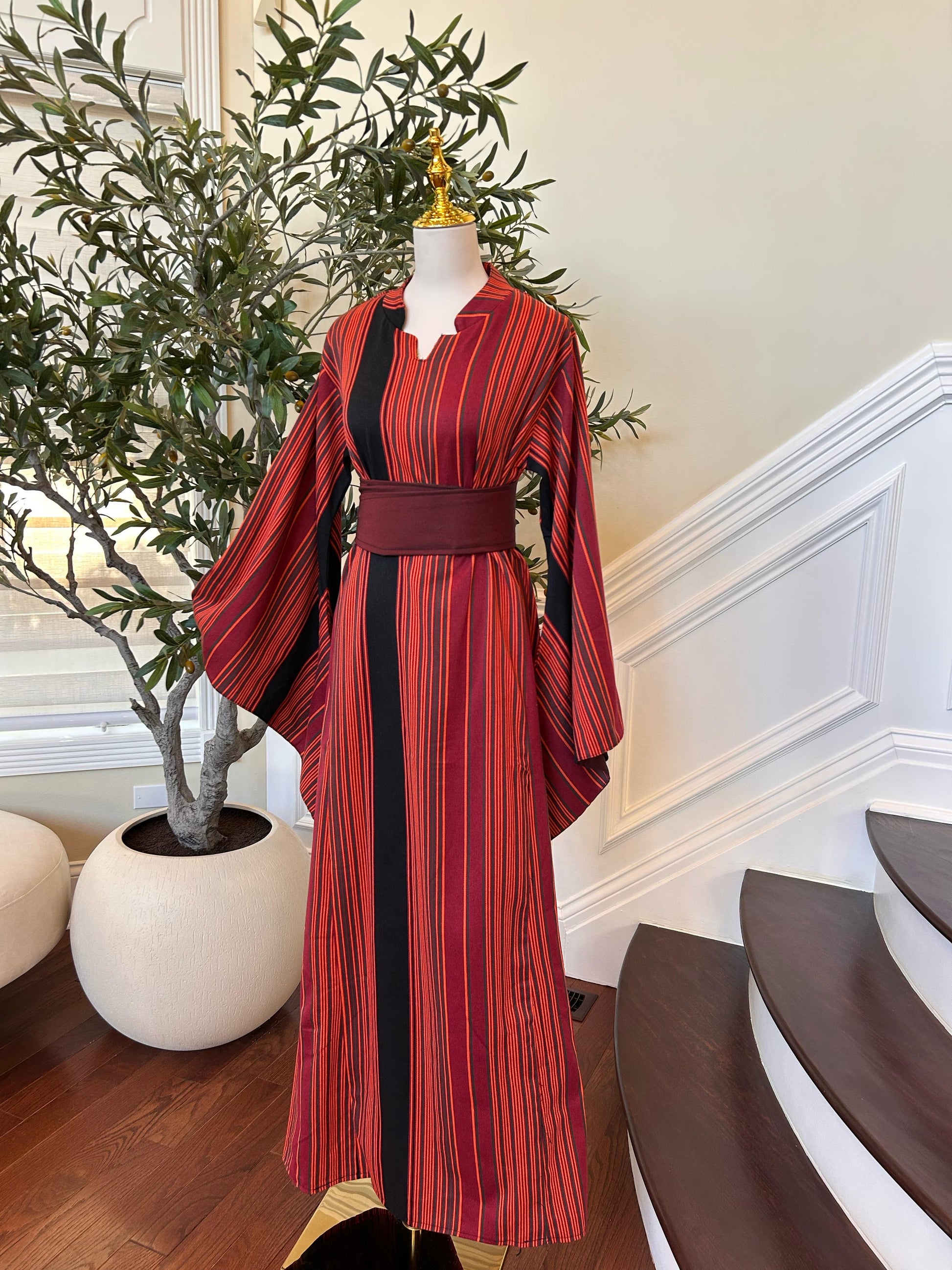 Majdalawi Traditional Elegance Thobe