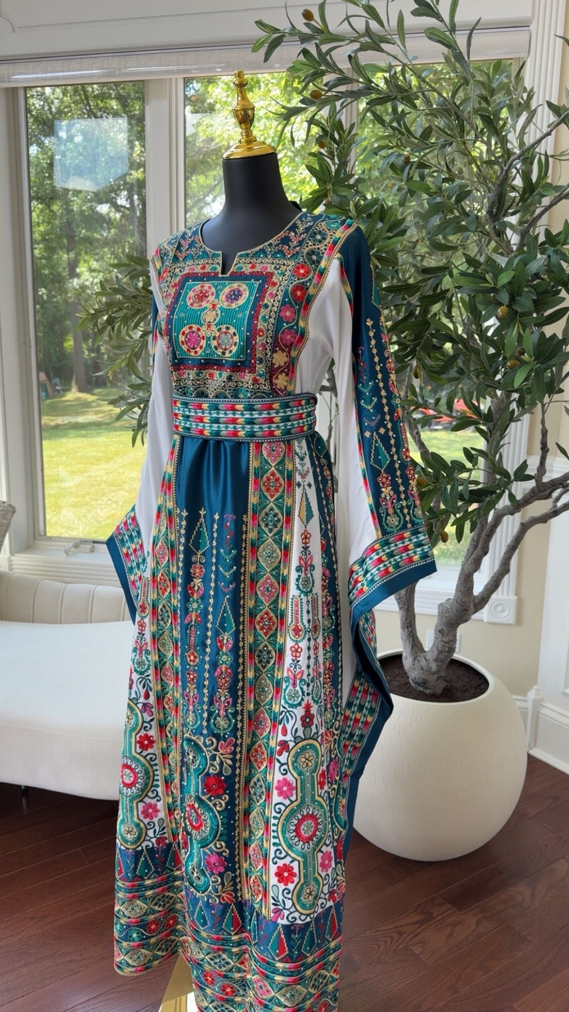 Embroidery Tatreez Turquoise Thobe/A