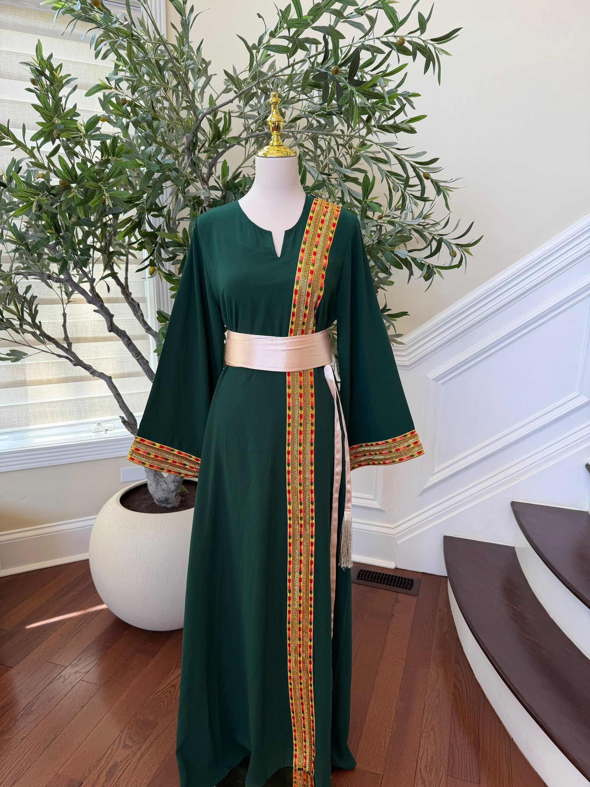 Green Embroidery Sabal Kharaz Thobe