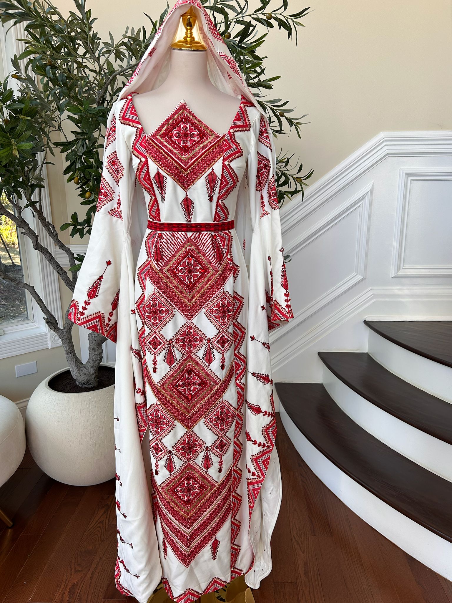 White Elegance Red Tatreez Thobe Dress / Khirka Shal included