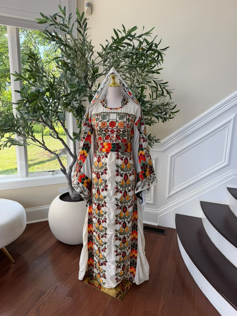 White Beaded Elegance Thobe