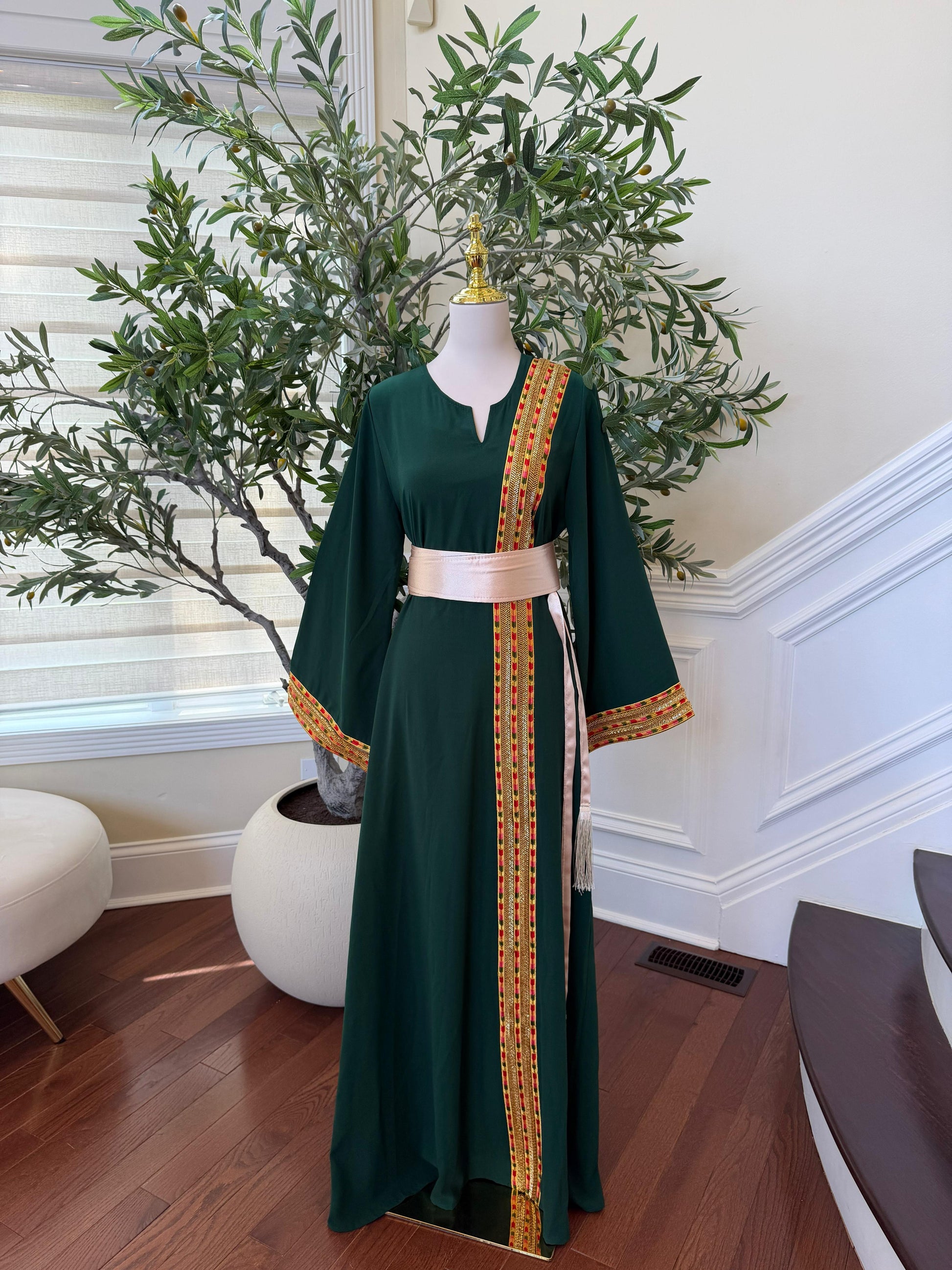 Green Embroidery Sabal Kharaz Thobe