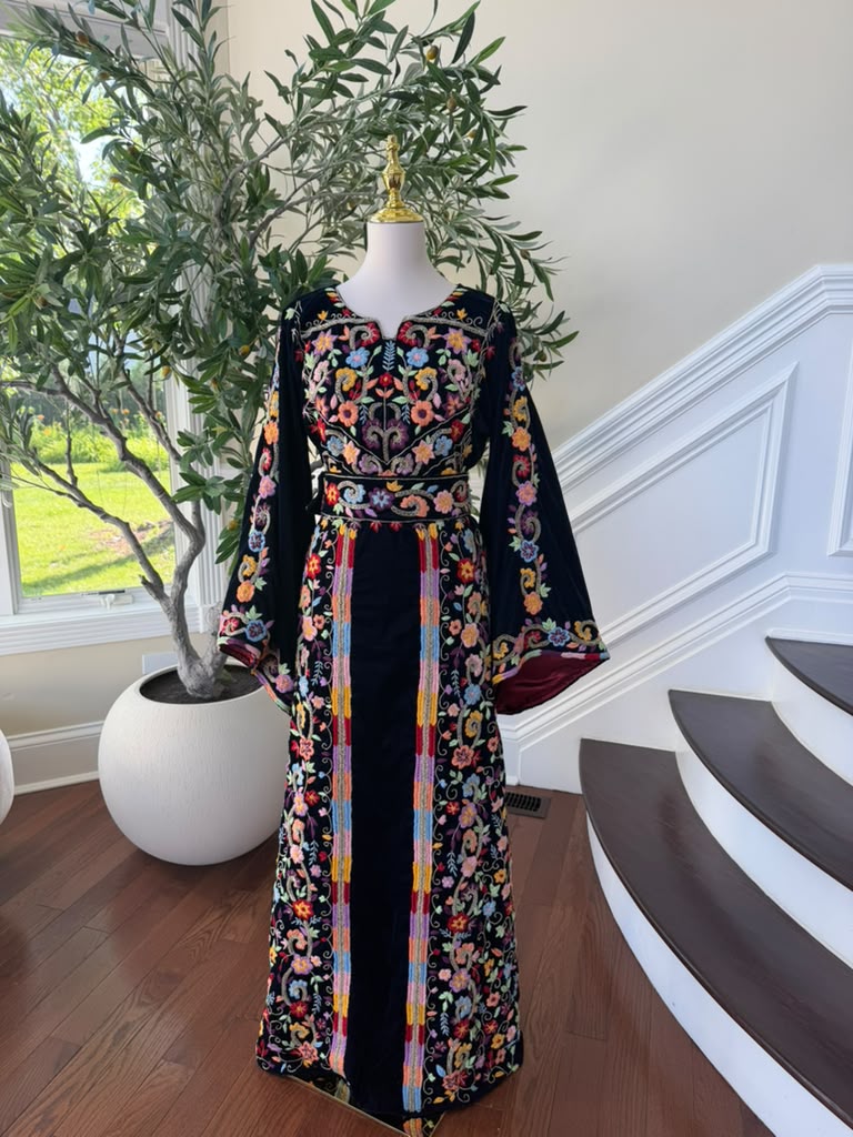 Navy Blue Stone Embroidered Tatreez Floral Thobe