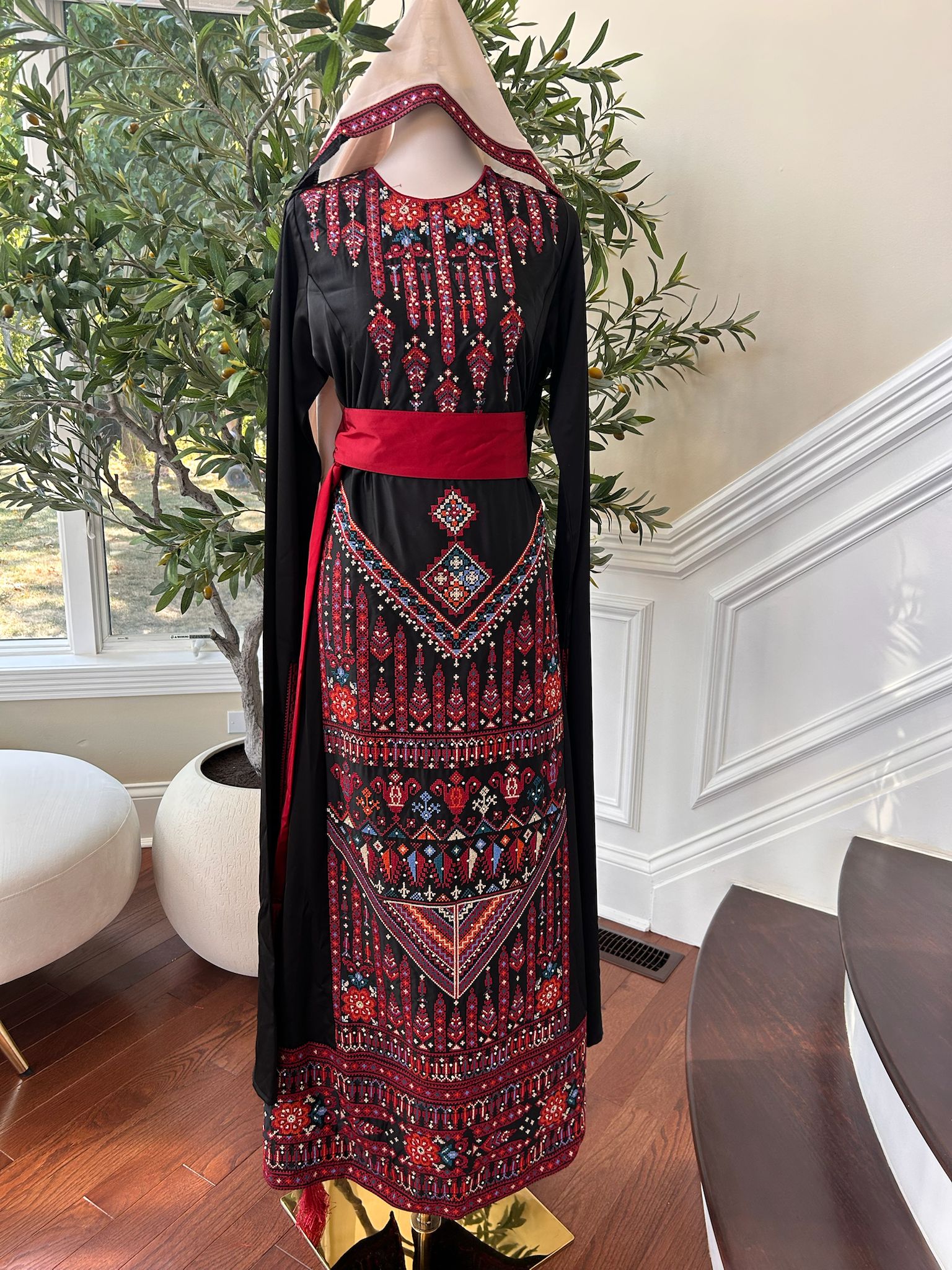 Black Embroidery Red Tatreez Thobe Dress