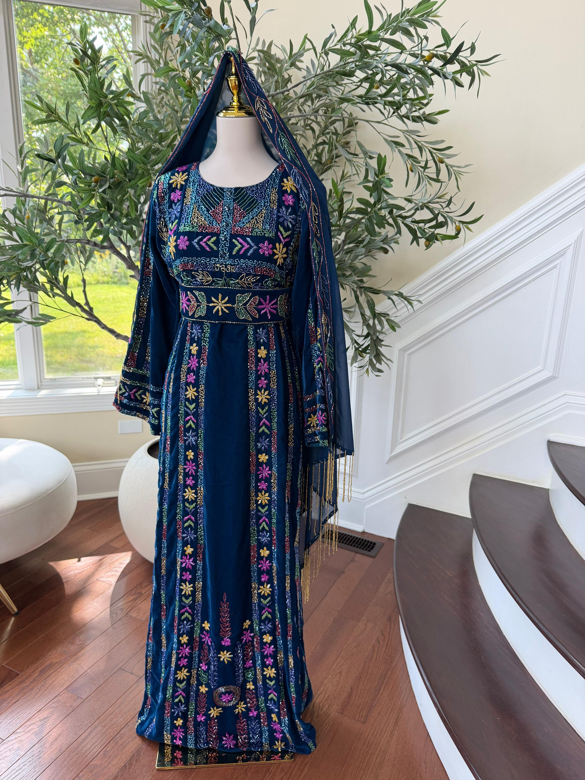 Blue Charm Beaded Stone Elegance Thobe