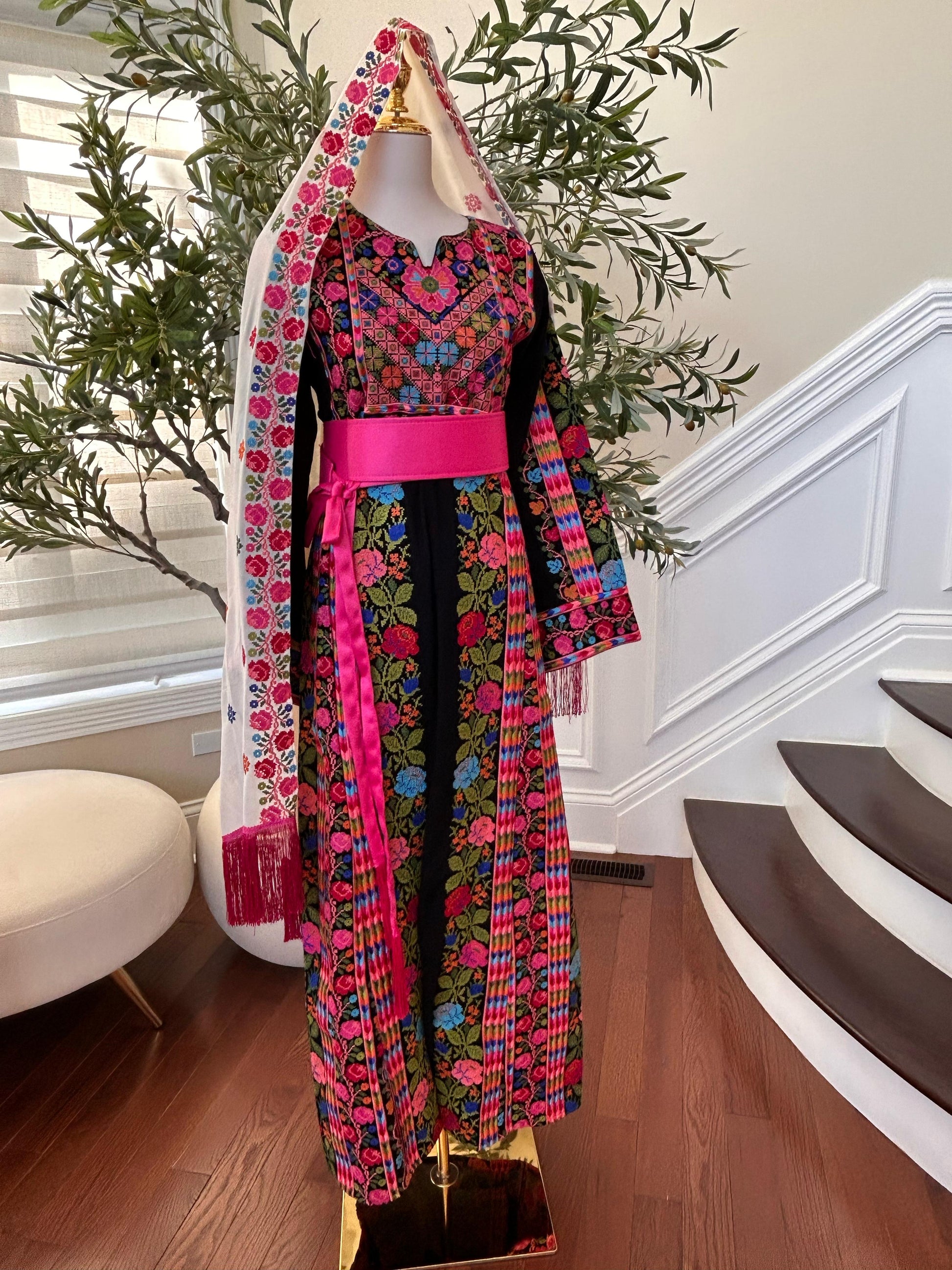 Black Floral Embroidered Tatreez Pink Thobe