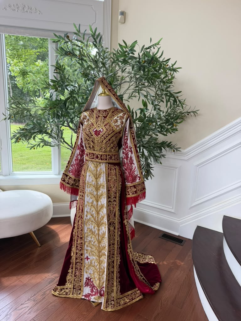 Royale Red Embroidery Tatreez Elegance Thobe