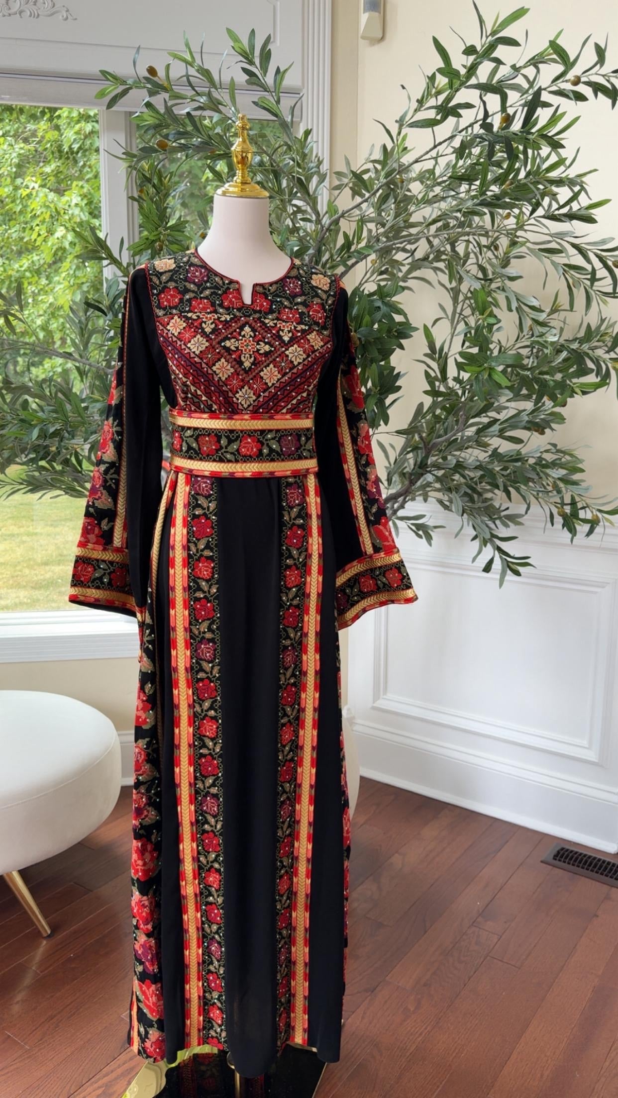 Embroidery Tatreez Black Thobe