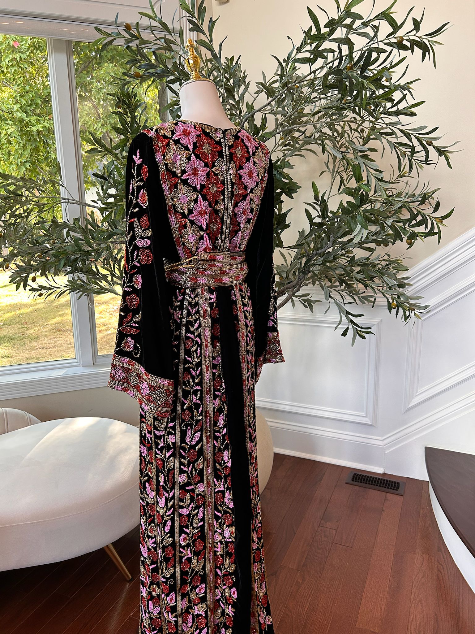 Black Velvet Stone Thobe