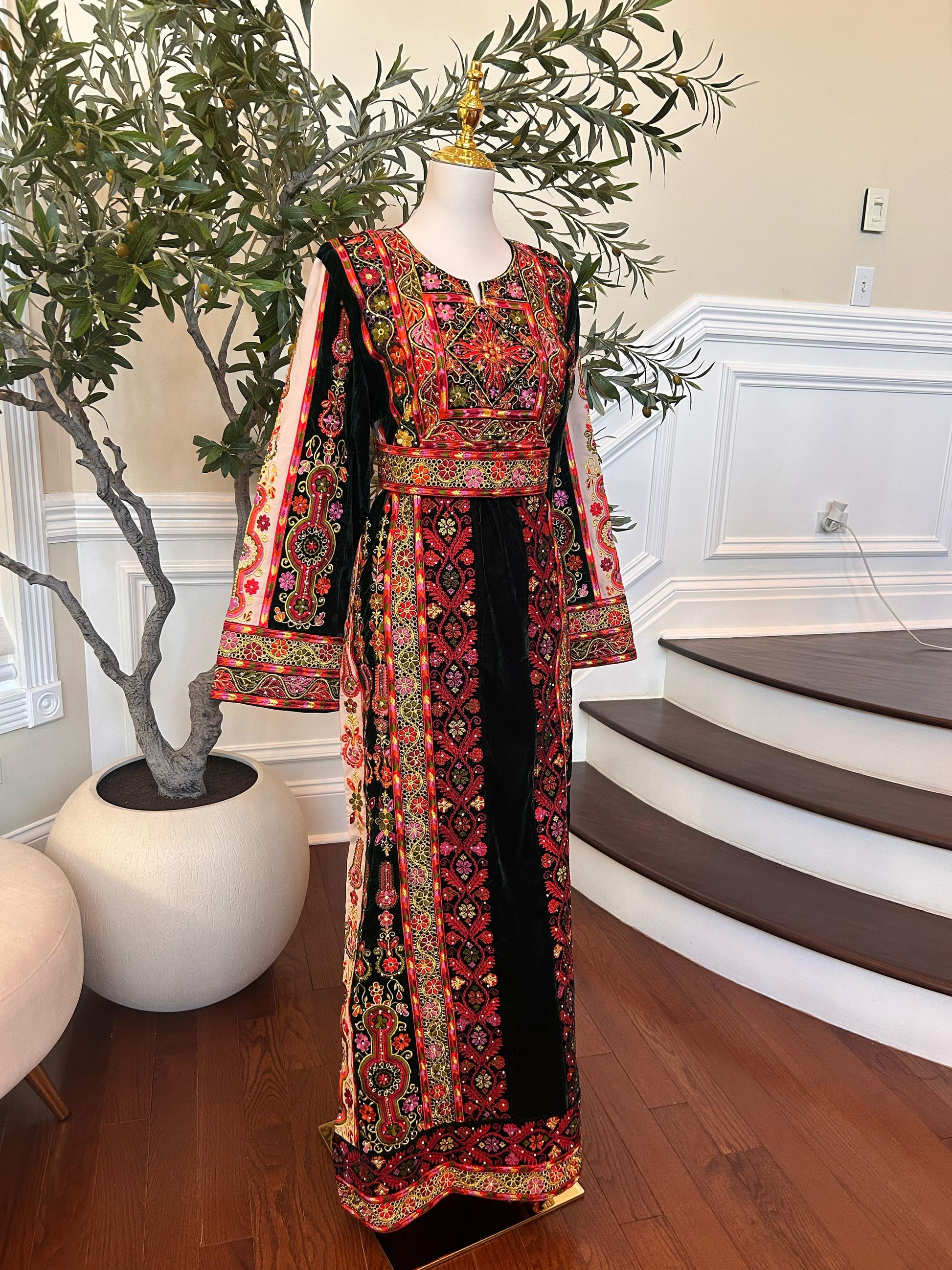 Green Velvet Embellished Tatreez Thobe