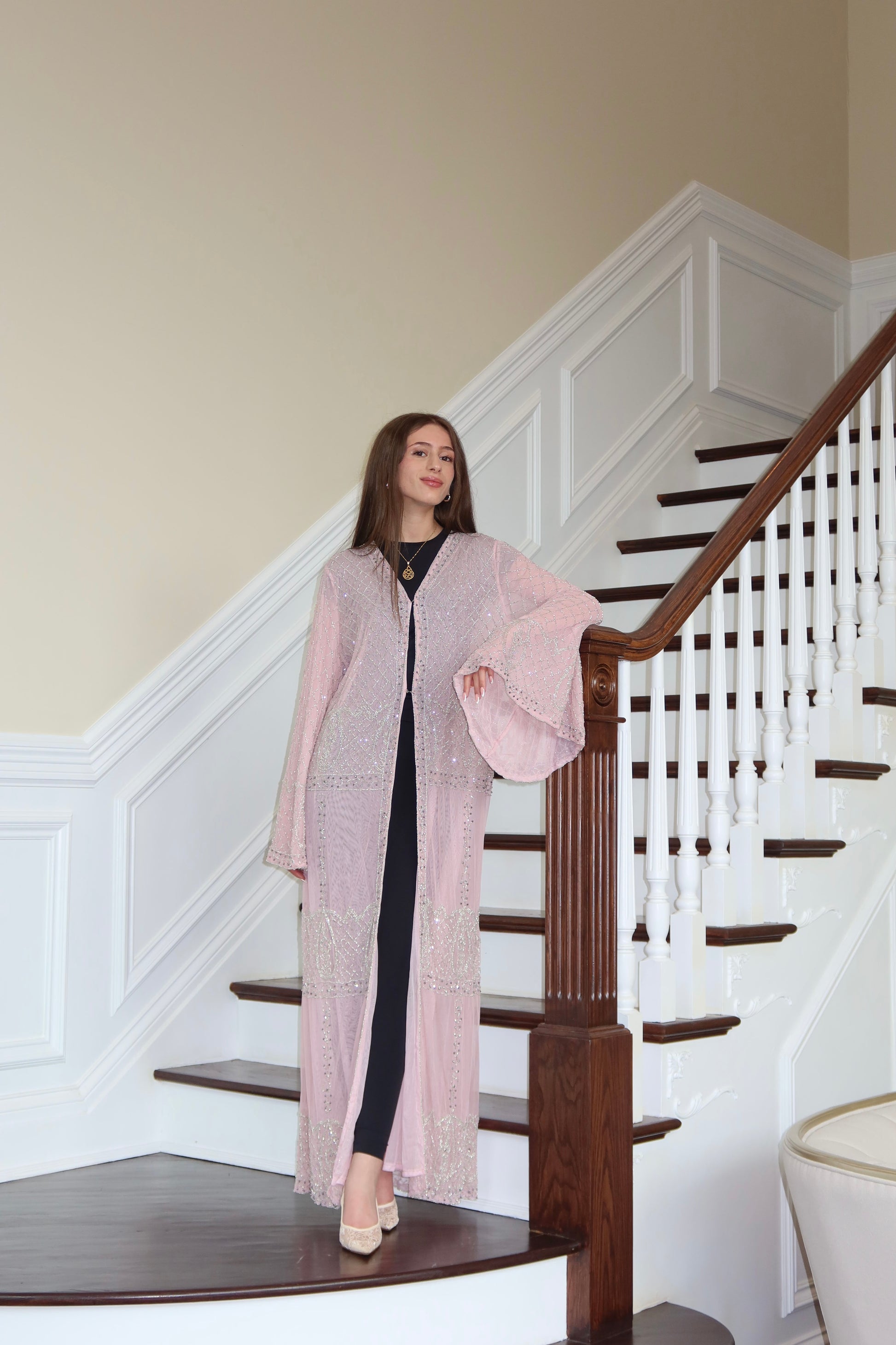 Pink Radiance Abaya – Crystal Elegance in Rose Glow