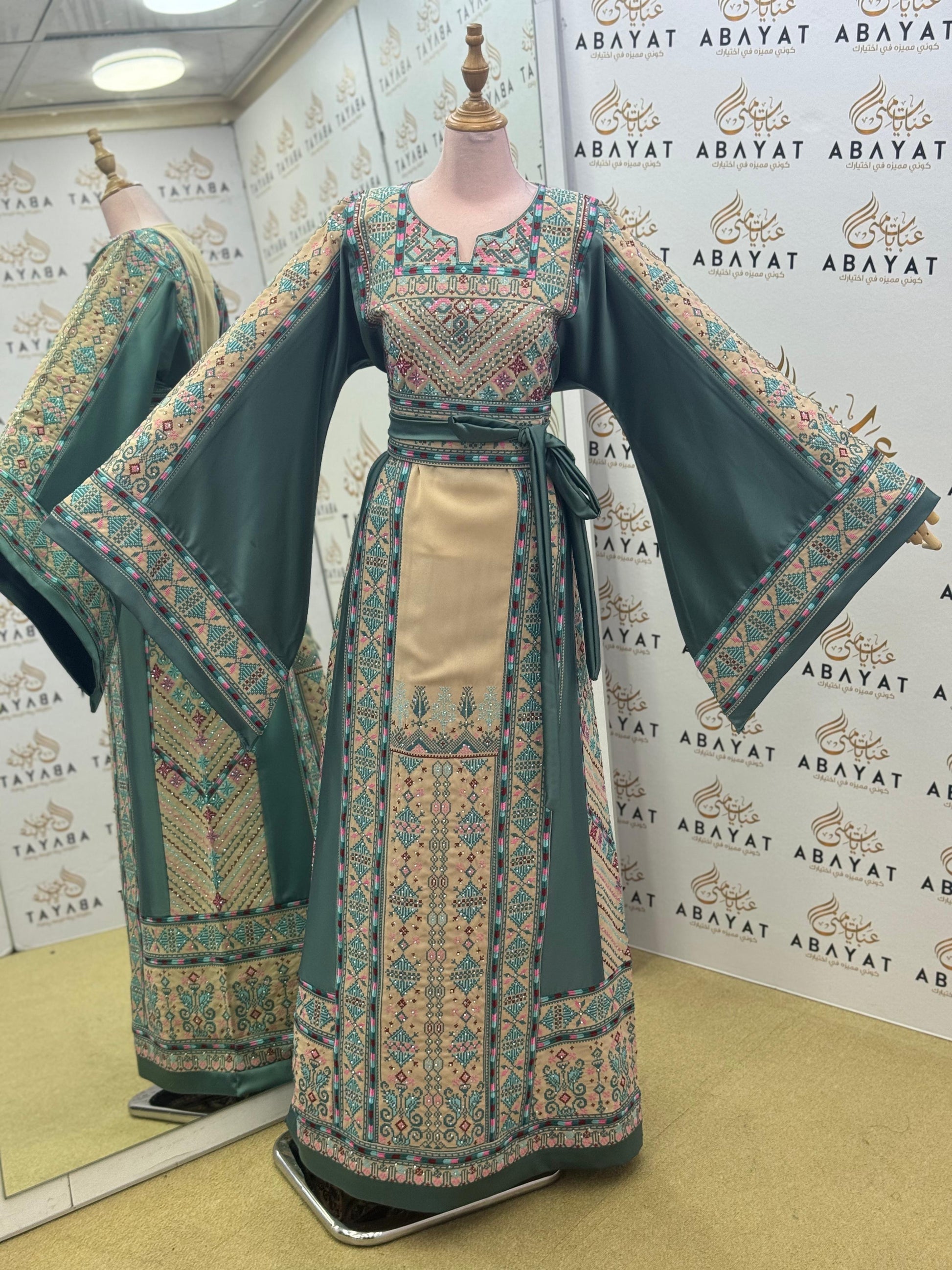 Palestinian Embroidered Thobe – Olive Green with Wide Sleeves