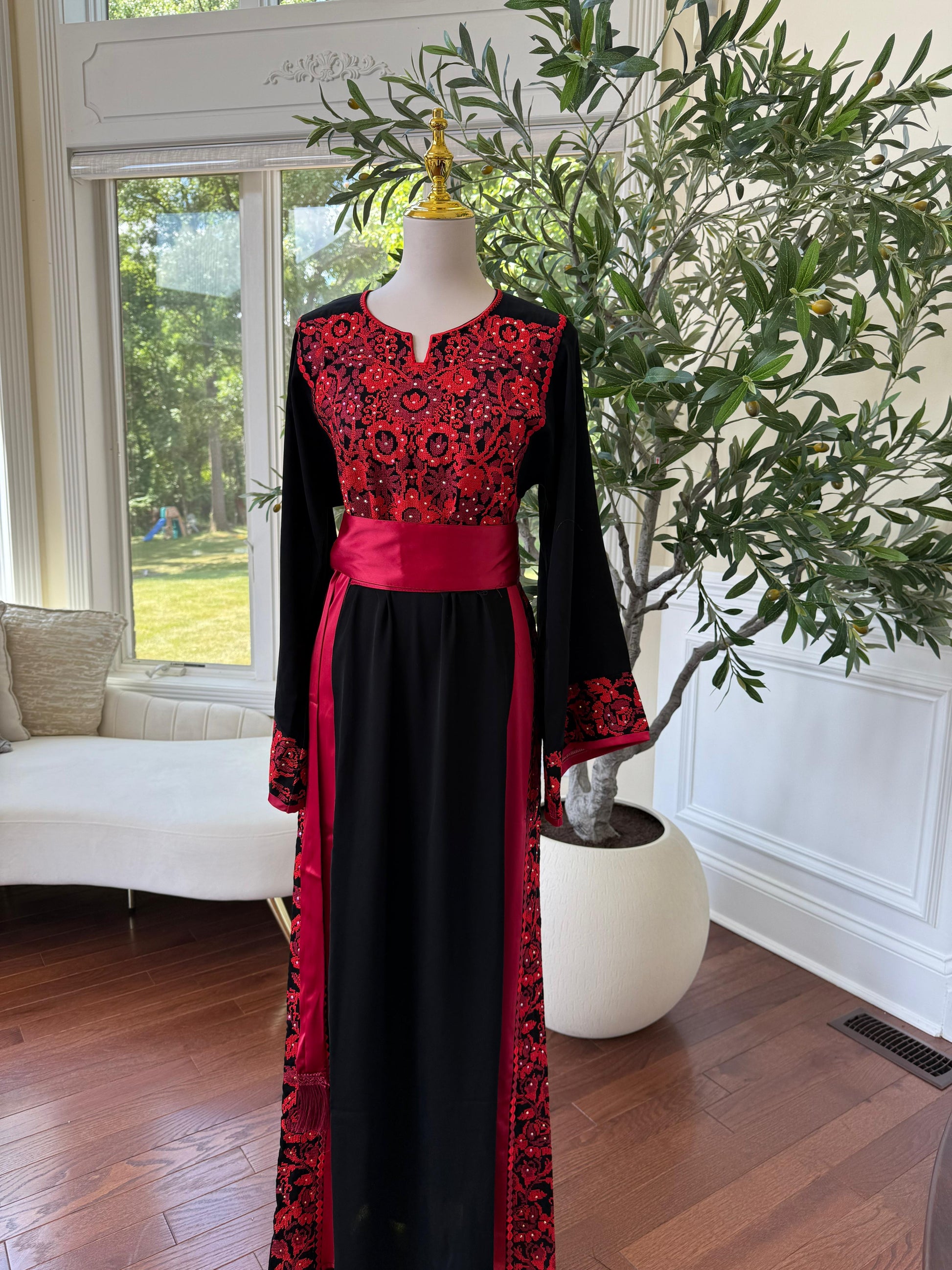 Red Tatreez Embroidery Thobe