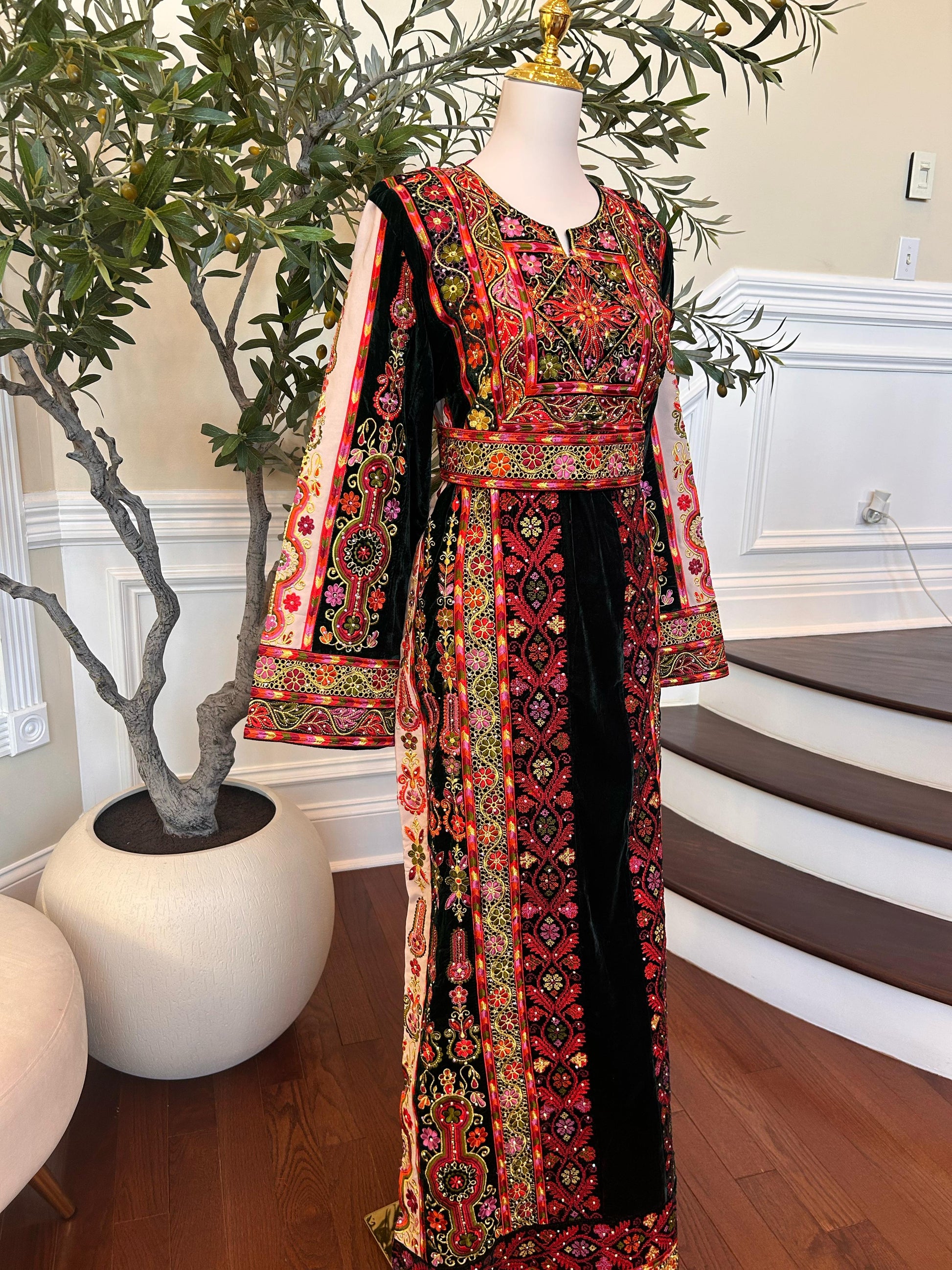 Green Velvet Embellished Tatreez Thobe