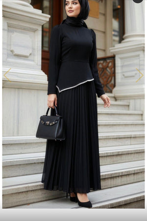 Black Bloom Elegance Maxi Dress