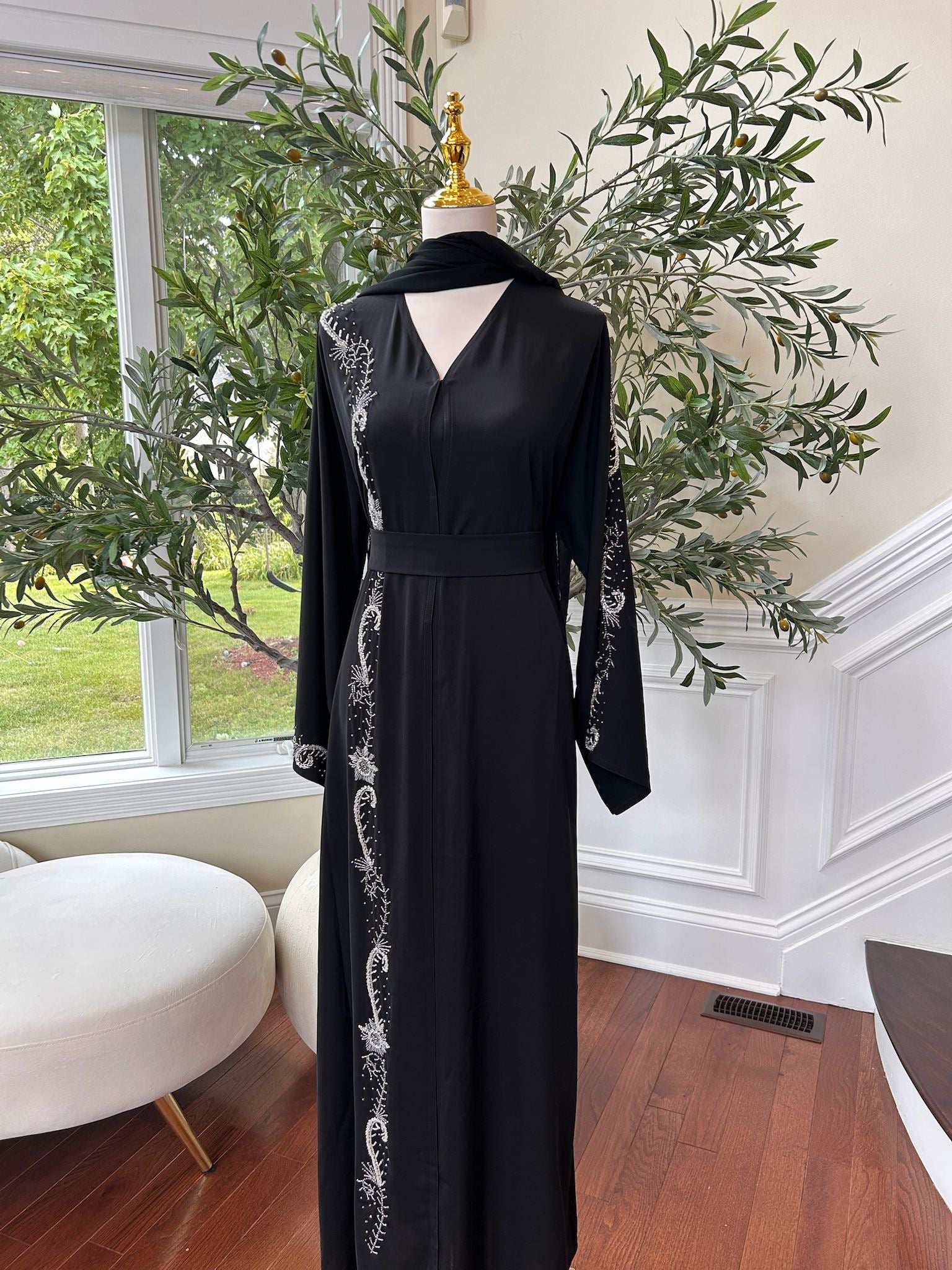 Black White Elegance Charm Abaya
